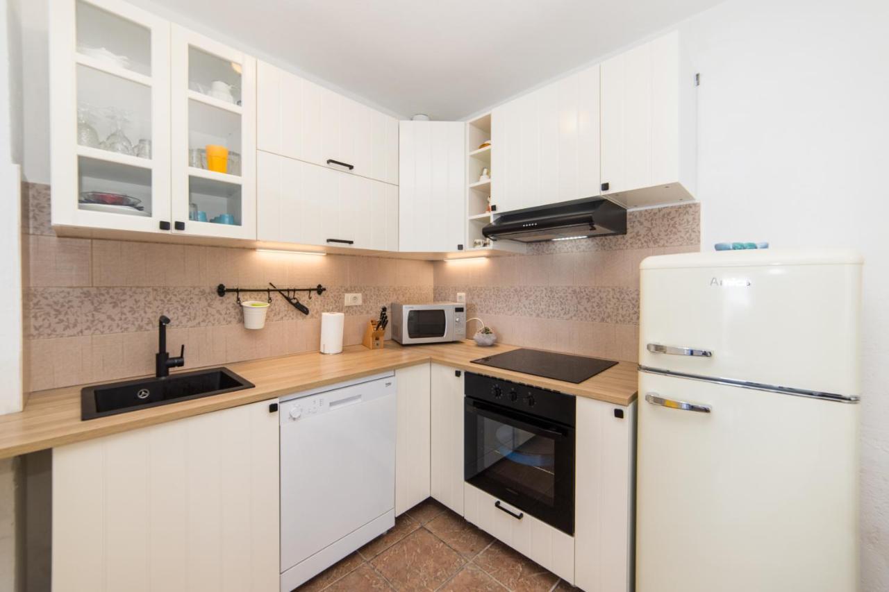 Apartmani Kala Подгора Номер фото